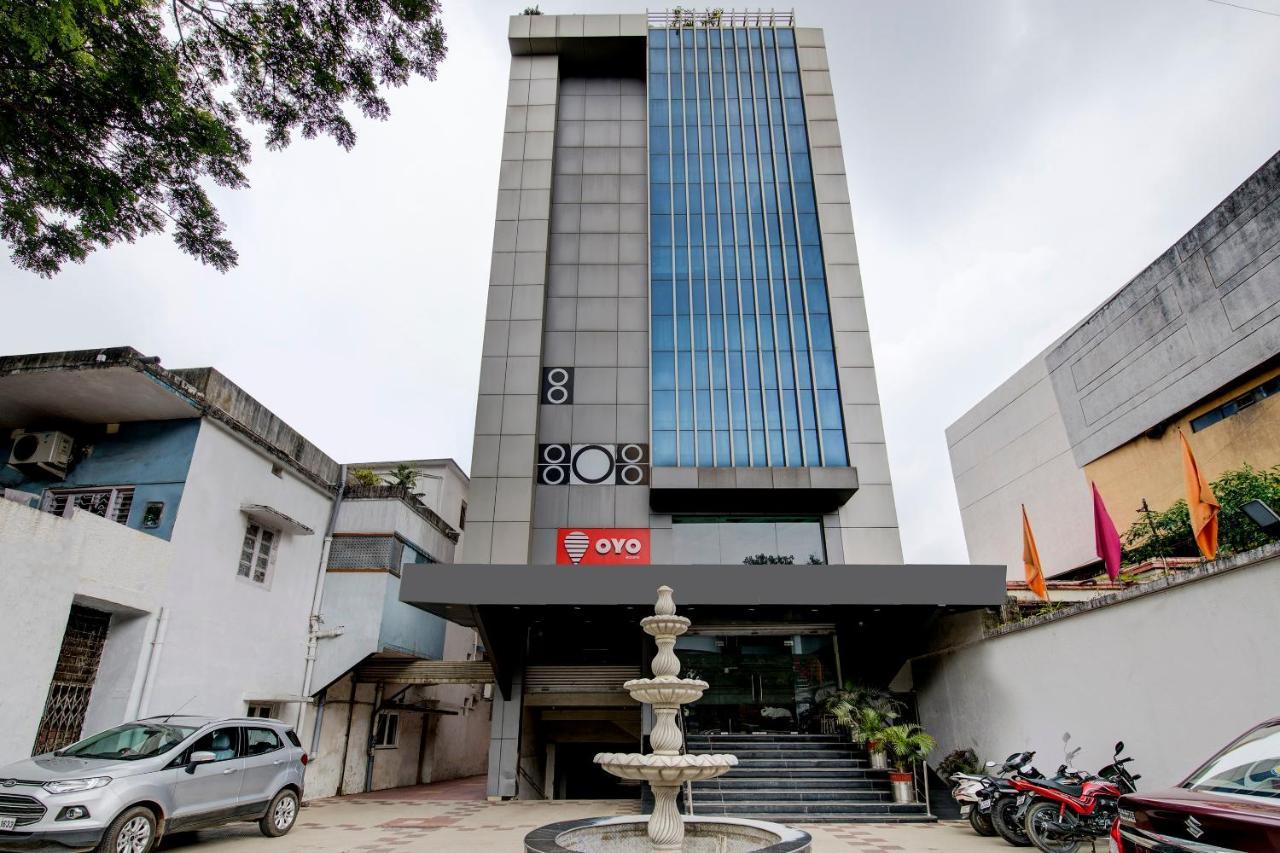 Oyo 1545 Hotel Shivani International อาเมดาบัด ภายนอก รูปภาพ