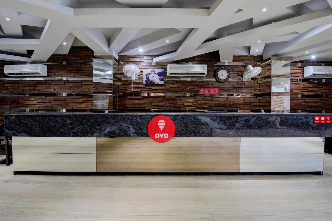 Oyo 1545 Hotel Shivani International อาเมดาบัด ภายนอก รูปภาพ