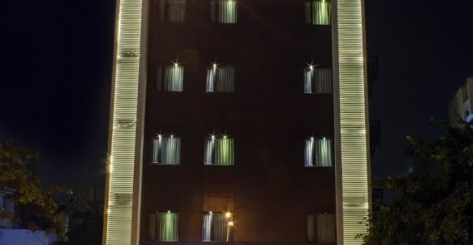 Oyo 1545 Hotel Shivani International อาเมดาบัด ภายนอก รูปภาพ